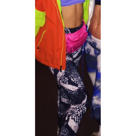 Lululemon leggings mosaic white/black print - Picture 4 of 6